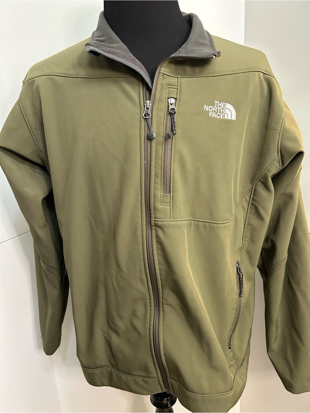 The North Face Men's Olive Softshell Performance Jacket